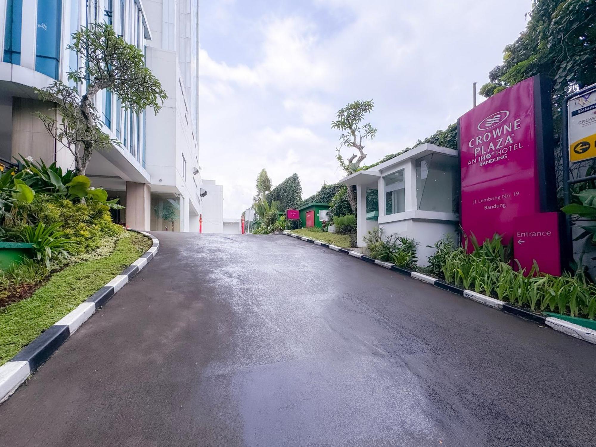 מלון Crowne Plaza Bandung By Ihg מראה חיצוני תמונה